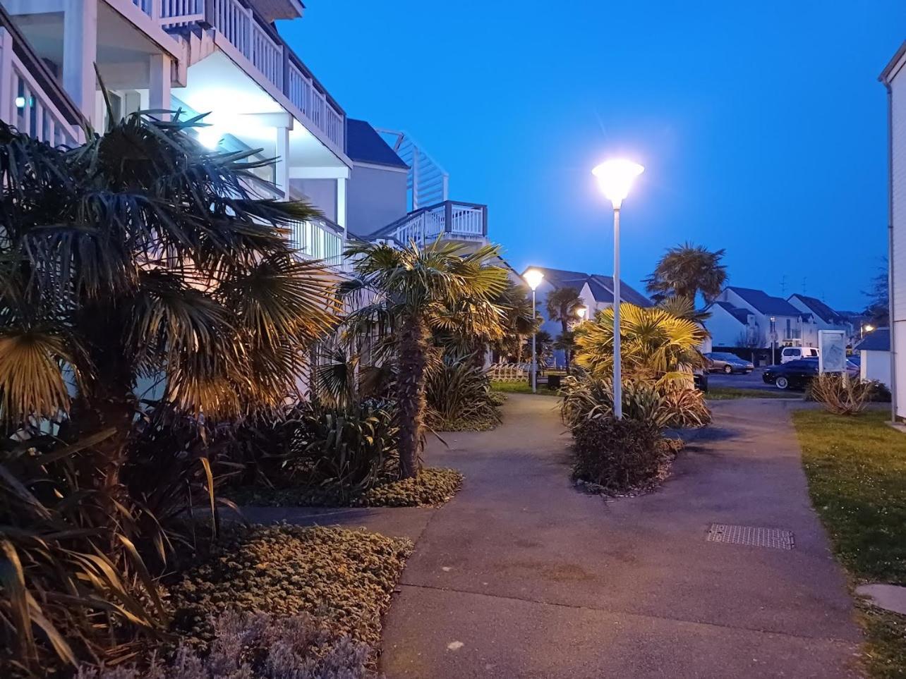 Le 501 F2 De Plain-Pied Avec Terrasse Apartamento Courseulles-sur-Mer Exterior foto