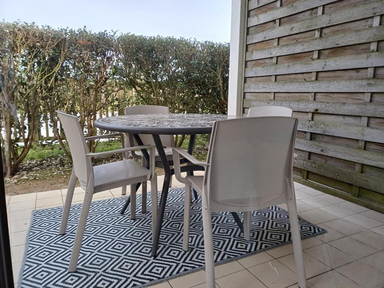 Le 501 F2 De Plain-Pied Avec Terrasse Apartamento Courseulles-sur-Mer Exterior foto